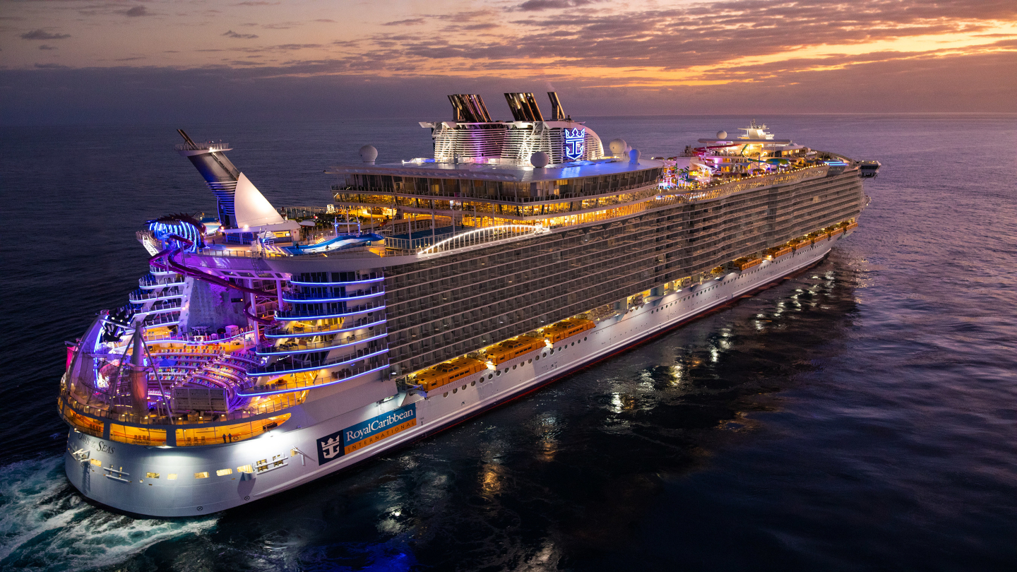 Oasis of the Seas Luxury Cruise Liner, Bahamas Ship Technology