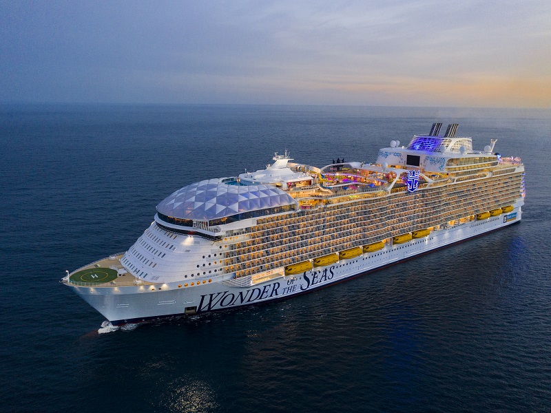 Casino Royale, Cruise Ship Activities